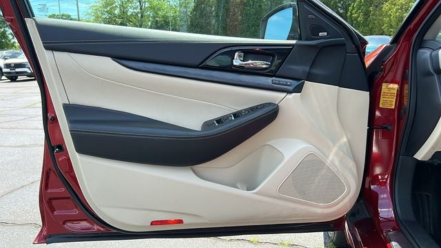 2023 Nissan Maxima Platinum