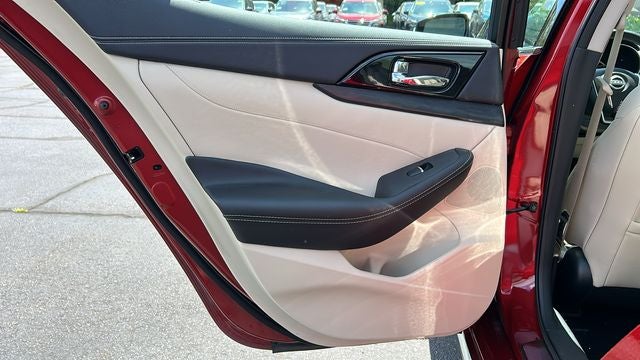 2023 Nissan Maxima Platinum