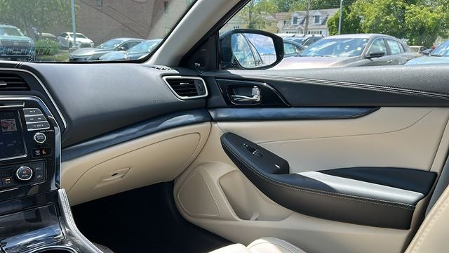 2023 Nissan Maxima Platinum