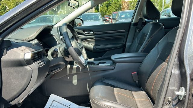 2022 Nissan Altima SR