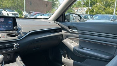 2022 Nissan Altima SR