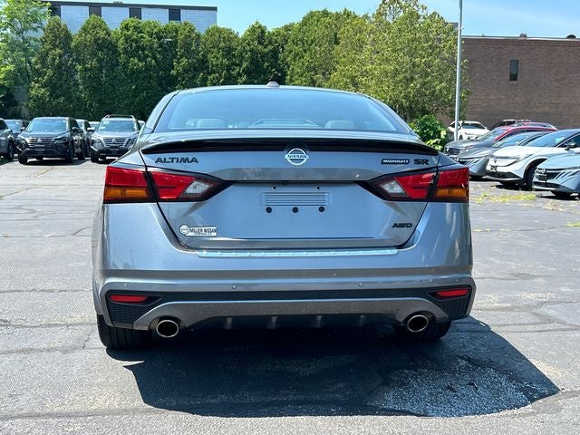 2022 Nissan Altima SR