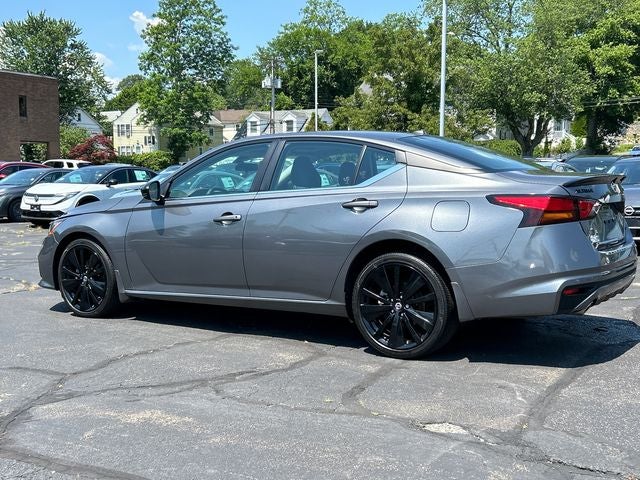 2022 Nissan Altima SR