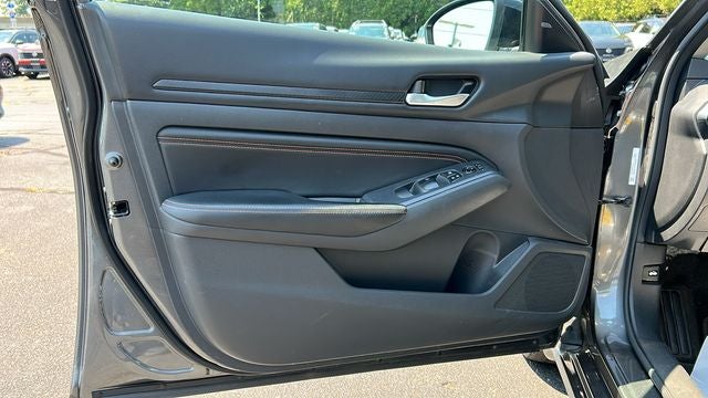2022 Nissan Altima SR