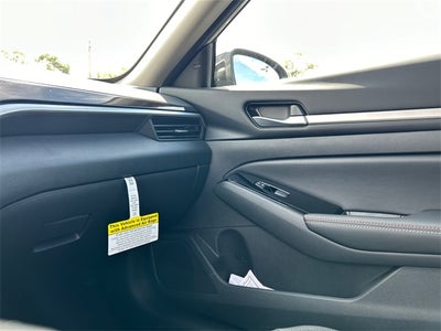 2025 Nissan Altima SR