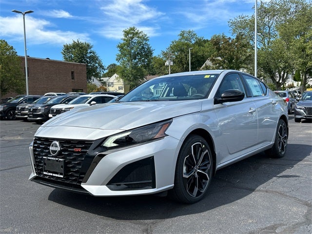2025 Nissan Altima SR