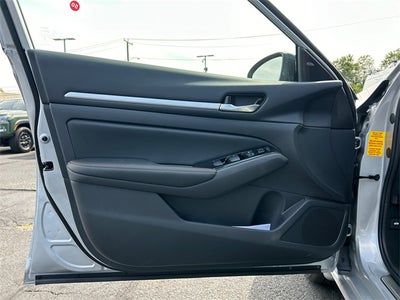 2025 Nissan Altima SR