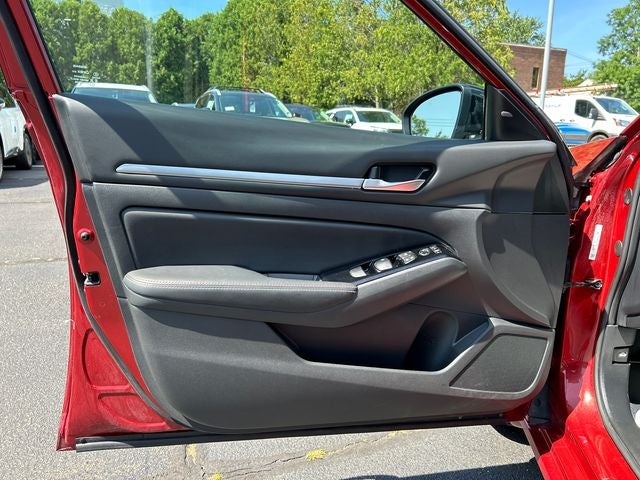 2024 Nissan Altima SR