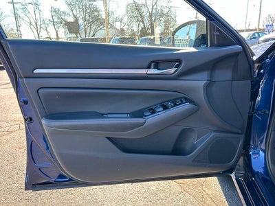 2024 Nissan Altima SR