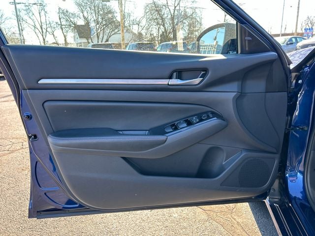 2024 Nissan Altima SR