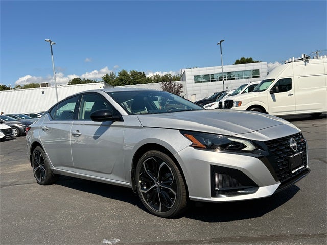 2025 Nissan Altima SR