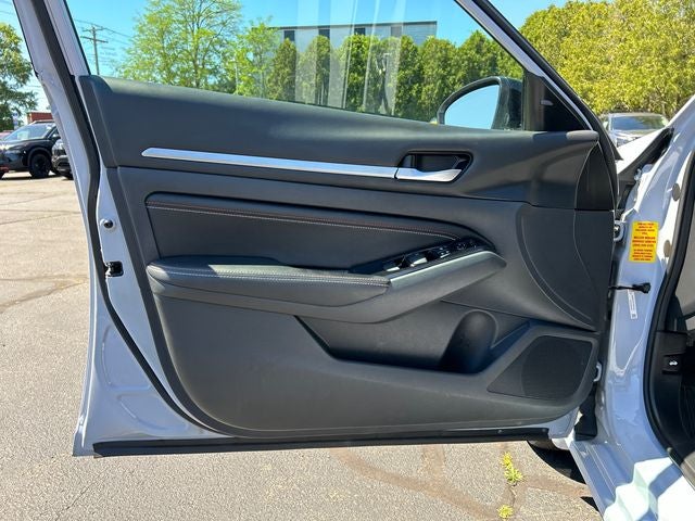 2023 Nissan Altima SR