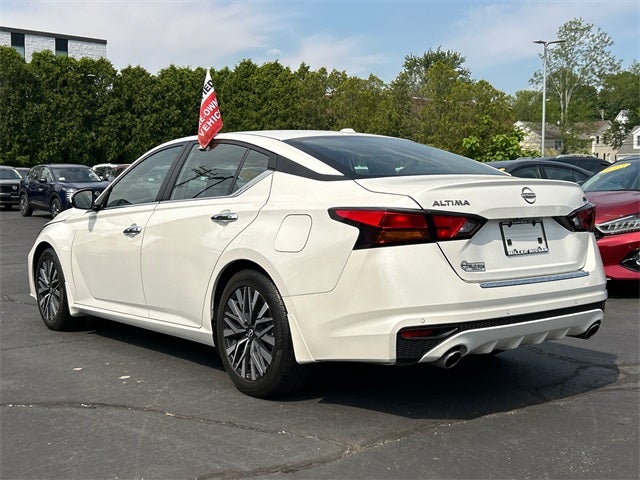 2023 Nissan Altima SV