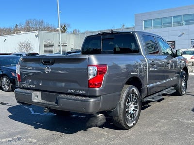 2024 Nissan TITAN Crew Cab SV