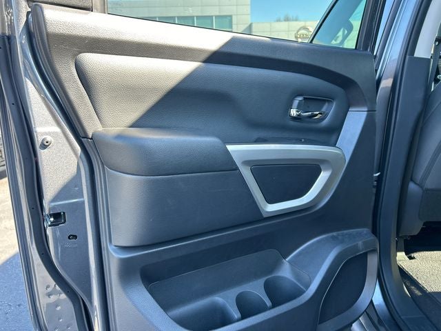 2024 Nissan TITAN Crew Cab SV