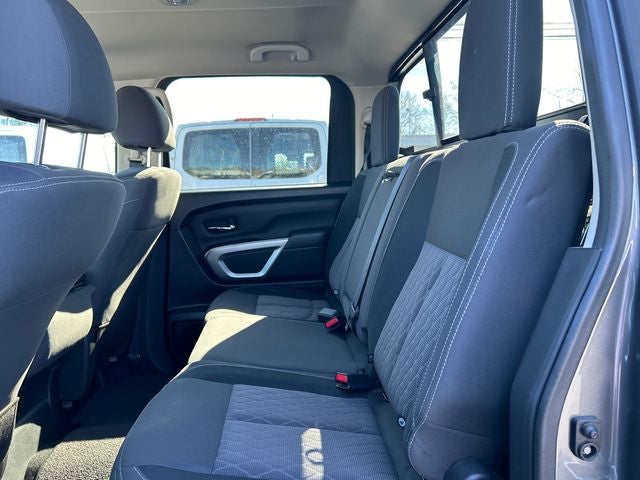 2024 Nissan TITAN Crew Cab SV