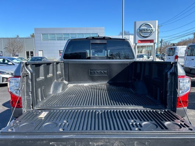 2024 Nissan TITAN Crew Cab SV