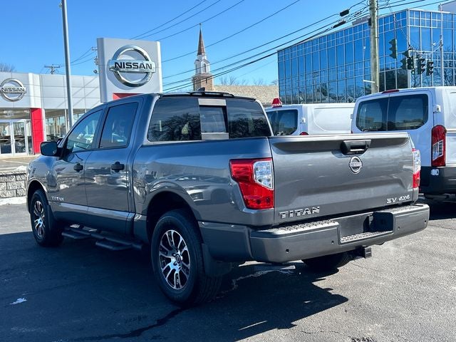 2024 Nissan TITAN Crew Cab SV