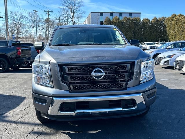 2024 Nissan TITAN Crew Cab SV