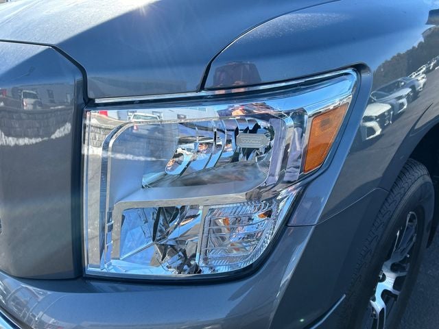 2024 Nissan TITAN Crew Cab SV