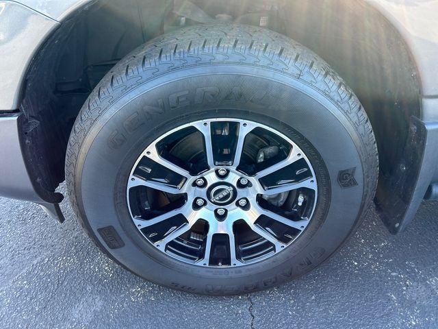 2024 Nissan TITAN Crew Cab SV