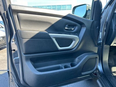 2024 Nissan TITAN Crew Cab SV