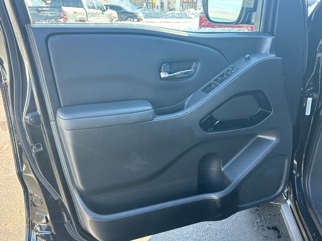 2023 Nissan Frontier Crew Cab SV