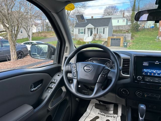 2022 Nissan Frontier Crew Cab SV