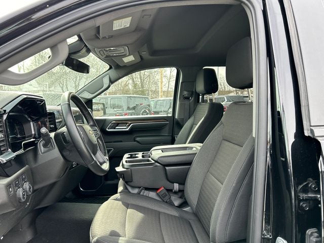 2025 Chevrolet Silverado 1500 LT LT1