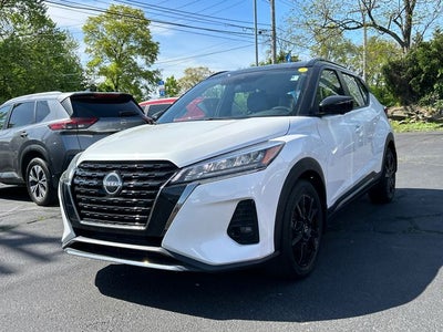 2023 Nissan Kicks SR
