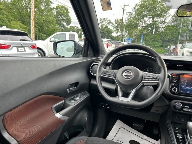 2023 Nissan Kicks SR