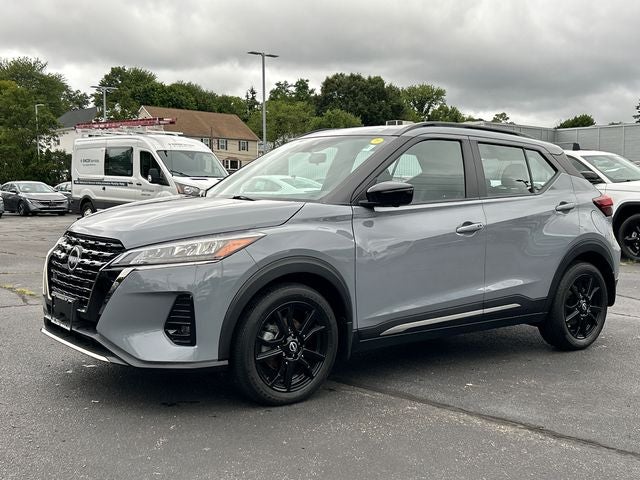 2023 Nissan Kicks SR