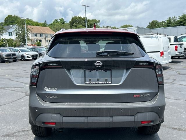 2025 Nissan Kicks SR