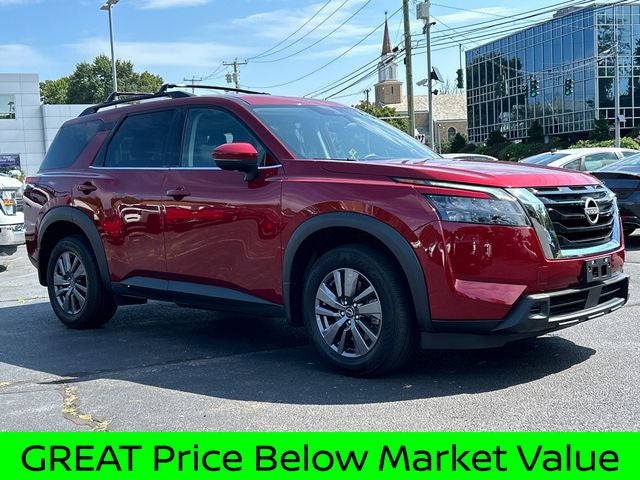 2024 Nissan Pathfinder SV
