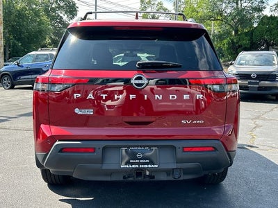2024 Nissan Pathfinder SV