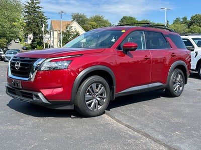 2024 Nissan Pathfinder SV