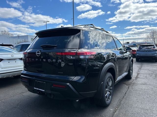 2026 Nissan Pathfinder SV