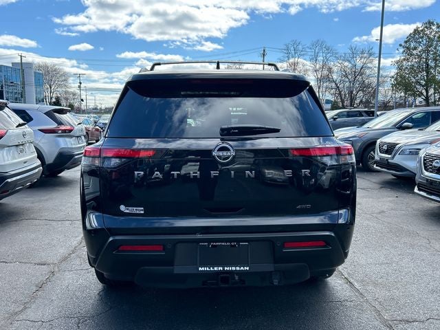 2026 Nissan Pathfinder SV