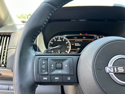 2023 Nissan Pathfinder SL