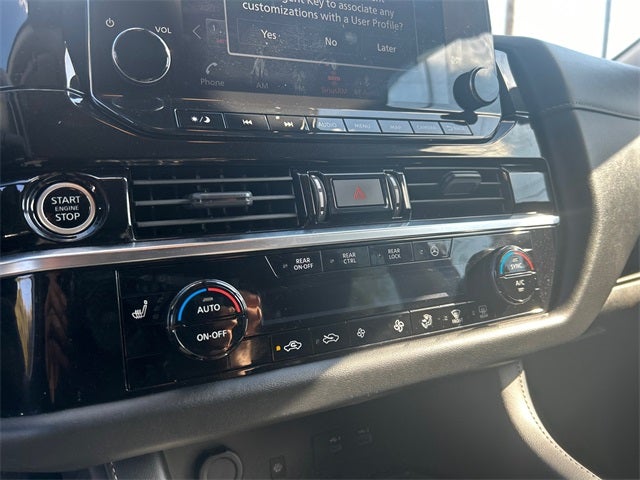 2024 Nissan Pathfinder SL