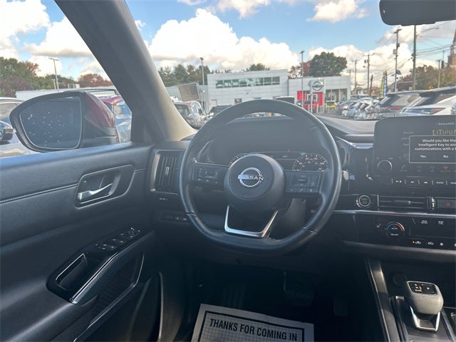 2024 Nissan Pathfinder SL