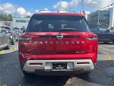 2024 Nissan Pathfinder SL