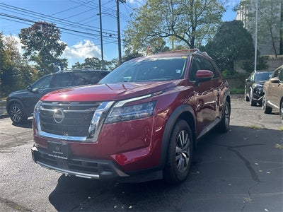 2024 Nissan Pathfinder SL