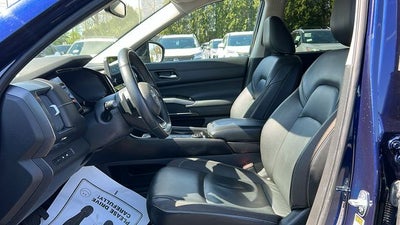 2022 Nissan Pathfinder SL