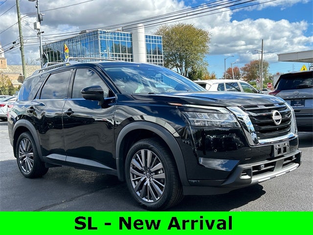 2023 Nissan Pathfinder SL