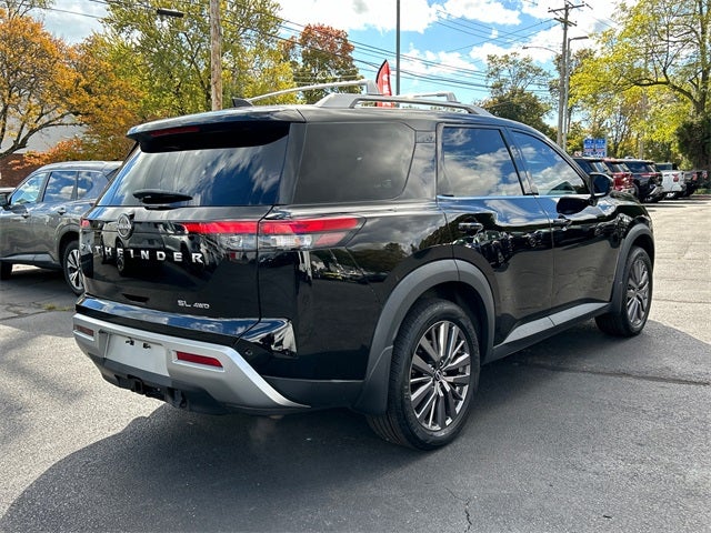 2023 Nissan Pathfinder SL