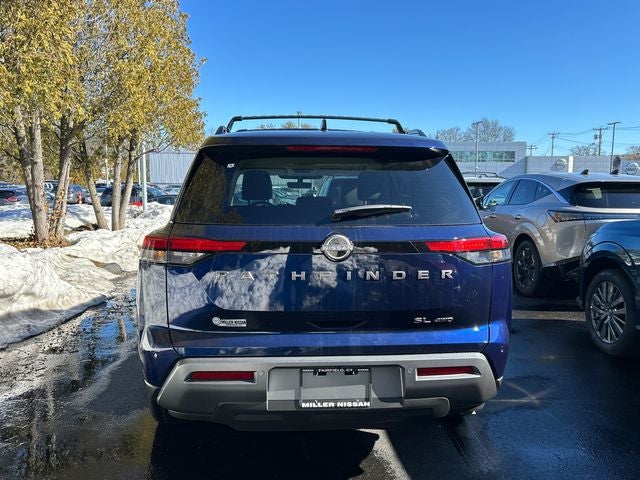 2026 Nissan Pathfinder SL