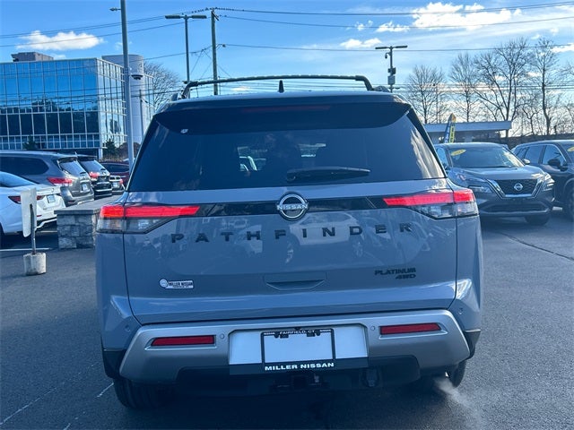 2025 Nissan Pathfinder Platinum