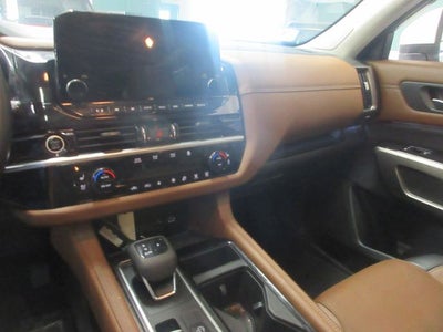 2023 Nissan Pathfinder Platinum