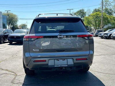 2026 Nissan Pathfinder Platinum